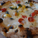 大和ピザ - 上の白いマルゲリータ