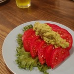 エスコバール - ワカモレのトマトサラダ