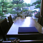 Senjutei - 大テーブル横の窓側のテーブルです