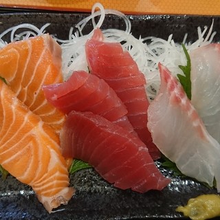 とれとれ市場 丼_1