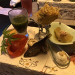 ダイニング和香葉 - 若芽のすり流しの中には山芋などの季節の前菜の盛り合わせ