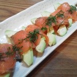 居酒屋 兀突骨 - スモークサーモン＆アボガド