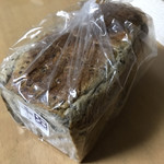 ベーカリーカフェ 明治堂 - 十穀食パン