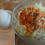 珈琲家比呂野 - サラダとゆで卵