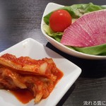 Setagaya Yakiniku bon - キムチ＆サラダ