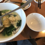 光臨 - 光臨さん  野菜と卵のスープの右横の器3杯分あります