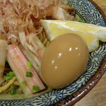 煮干し中華そば 一剣 - 煮たまごトッピング。めっちゃ旨かったそうです。