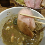 煮干し中華そば 一剣 - 鶏チャーから頂きます