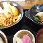 Nippon Komachi - (いつもの)豚バラしょうが焼き定食