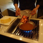 銀座メゾン アンリ・シャルパンティエ - クレープ・シュゼット、ホールにて仕上げ②