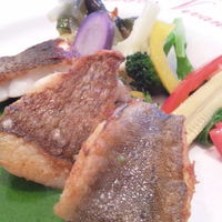 ボン・ヴィヴァン - 鳥羽・志摩産(真鯛など)鮮魚　バジルと松の美のバターソース