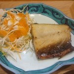 まちDeli かくれわ食堂 - ランチ（魚） 主菜： 鯖西京焼き