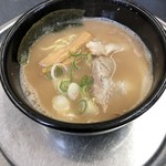 風来軒 - しょうゆとんこつハーフラーメン450円