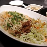 覇王 - もったりとし過ぎず千切りキャベツの触感がなんとも絶妙に良い