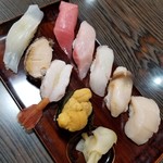 勝栄鮨 - 豪華なお寿司