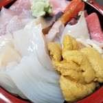 勝栄鮨 - ネタてんこ盛り