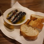 ななくさ食堂 - 「真イワシのオイルサーディン スライスバゲット付き」/850円