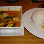 プロォーイ タイ料理 - レッドカレー