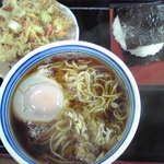 ねぎどん - 天玉そば￥510と鮭おにぎり￥120