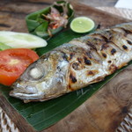 Warung Be Pasih - 焦げ目も美味い鯵