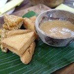 Warung Be Pasih - テンペとフライドトーフ ソースが絶品