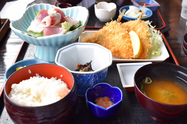 勝浦漁港のそばでいただく海鮮ランチ アジフライが絶品 By いわゆー かくい 勝浦 魚介料理 海鮮料理 食べログ 勝浦漁港のそばでいただく海鮮ランチ アジフライが絶品 By いわゆー かくい 勝浦 魚介料理 海鮮料理 食べログ