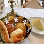 マダム・トキ - パンとカルピスバターめっちゃ美味しい