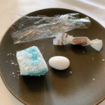 マダム・トキ - 茶菓子。名物ミントのマシュマロは食べてみて。口の中スッキリ！