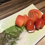 Nihon Shuwain Sakaba Aun - フルーツトマトとアイコを藻塩でいただきます（２０１９．８．２２）