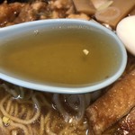 ふぁみりぃ中華 大王 - スープ