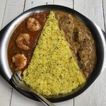 パラード - チキンヨーグルトカレーとえびのトマトレモンカレーのあいがけ