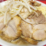 ラーメン二郎 - 豚