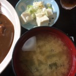 下出羽 内山屋 - 冷奴とお味噌汁