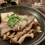 Datehan Nagaya Sakaba - お通しの 豚肉のすき焼き風煮