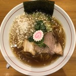 蕾 - 料理写真:・本日のバリ煮干そば 並 780円
(本日の煮干:千葉県産 平子、愛媛県産 白口)
・タマネギ 100円