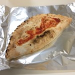 アルゾーニ・イタリア - スモークサーモンとほうれん草の包み焼き