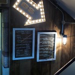 Grill & Pasta es - 階段の入り口