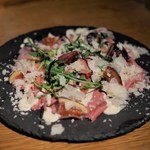 Grill & Pasta es - "低温調理した牛肉低温調理した牛肉のカルパッチョ 無花果とロディジャーノチーズ"