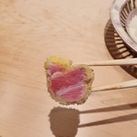 三谷 - 大とろのフライはレアで