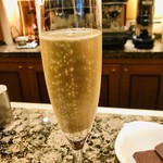 ラ･メゾン･デュ･ショコラ - テタンジェ ブリュット レゼルヴ