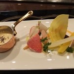 横浜うかい亭 - 綺麗な根菜のサラダ