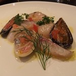 横浜うかい亭 - ブイヤベースの素材（鯛・ハマグリ・ムール貝・ホタテ）