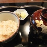 横浜うかい亭 - ガーリックライスとみそ汁