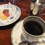 横浜うかい亭 - コーヒーとプチフルール