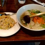 上海華龍 - 【2019.8.23(金)】本日の日替わり①(塩味タンタンラーメン＋五目チャーハン)780円