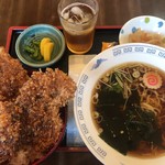 新亀本店 - レギュラーソースランチ（ラーメン）860円