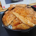 Butafuku - ミックス豚丼（８８０円）