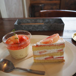 cinq - 桃のショートケーキ、桃のババロア