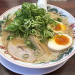 ラーメン魁力屋 - コク旨ラーメン 750円
            味玉はラインクーポン使用
            （麺かため・味濃いめ・背脂ましまし）