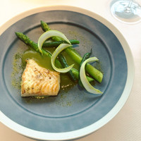 ベージュ アラン・デュカス 東京 - 